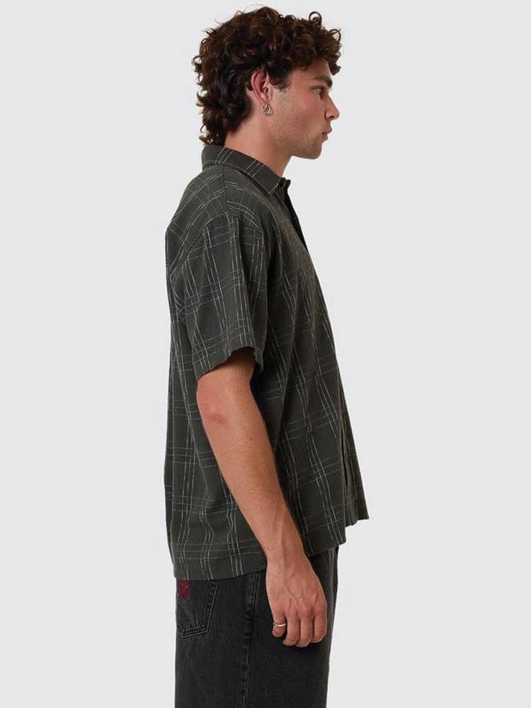 Built To Win Short Sleeve Shirt Oil Green