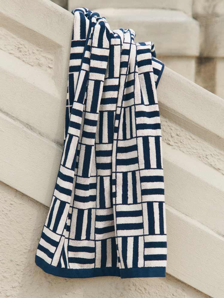 Willis Pool Towel Obsidian & stone