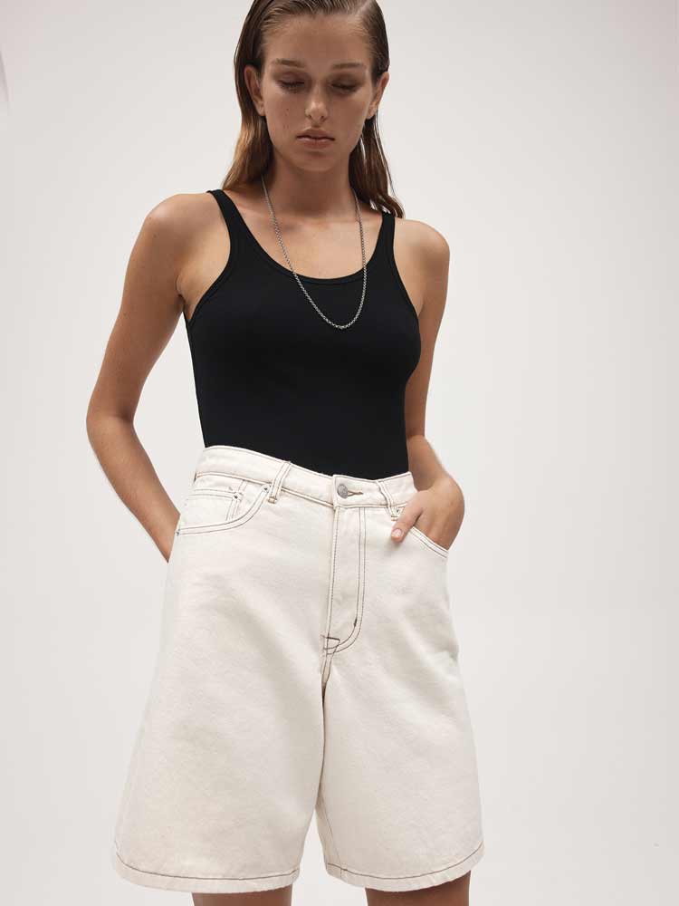 Relaxed Jean Short Ecru